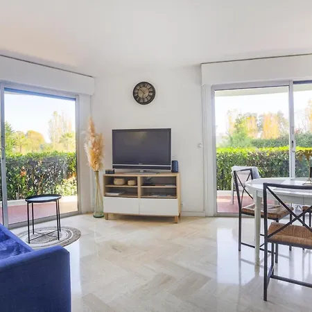 Agreable T2 Dans Avec Piscine Apartamento