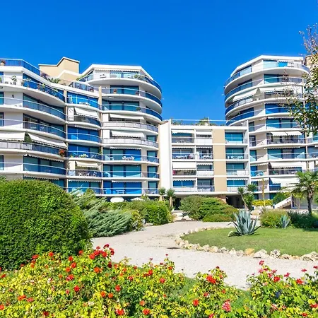 Agreable T2 Dans Avec Piscine * Mandelieu
